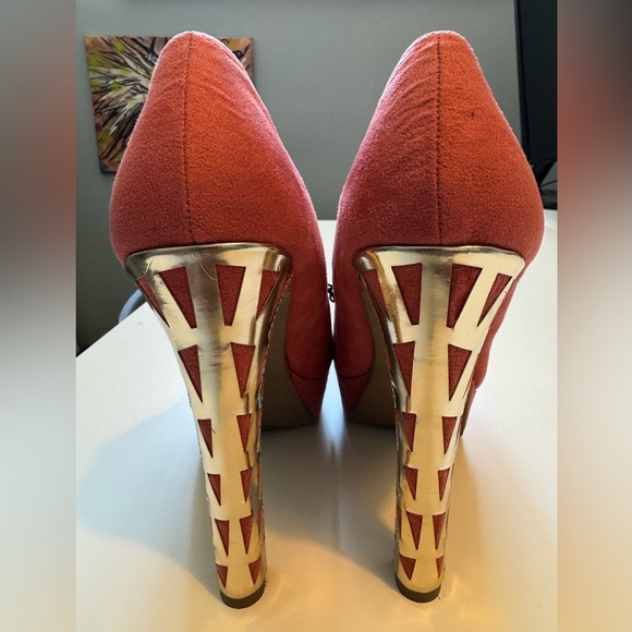 Street Society Peach and Gold Platform High Heels. Size 8 1/2 . Only One Left!! - Picture 6 of 8